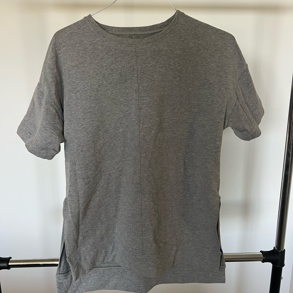Lululemon Athletica Gray Short Sleeve Tee